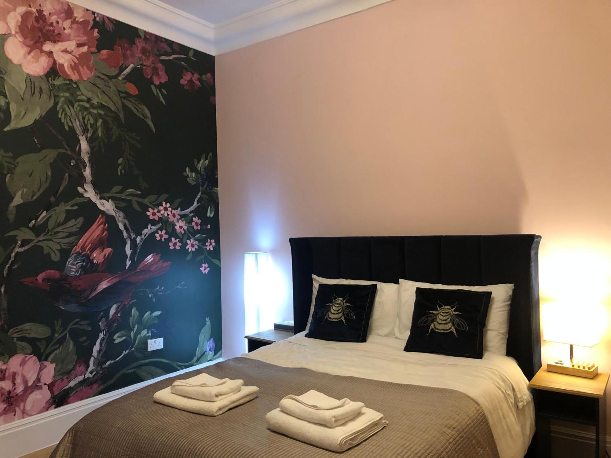 Hotel Rosie Cosy House Cricklewood Londra Esterno foto