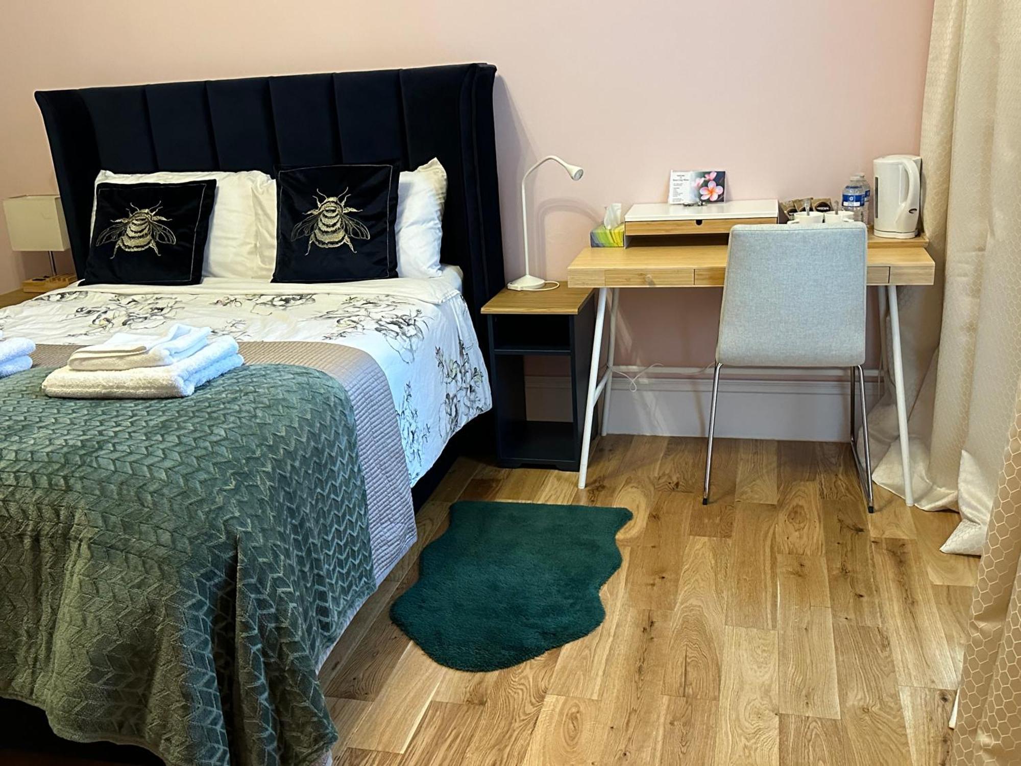 Hotel Rosie Cosy House Cricklewood Londra Esterno foto