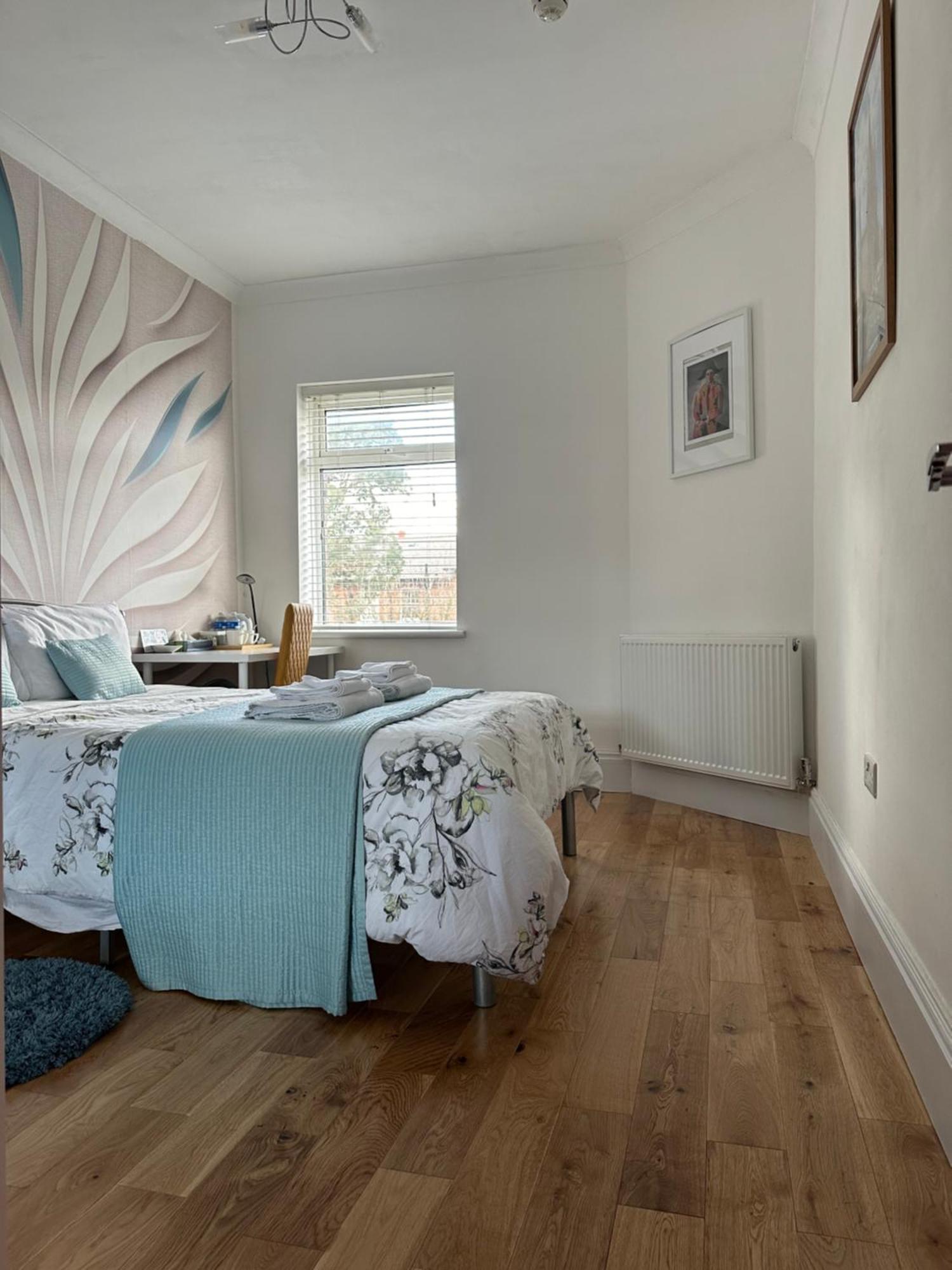 Hotel Rosie Cosy House Cricklewood Londra Esterno foto