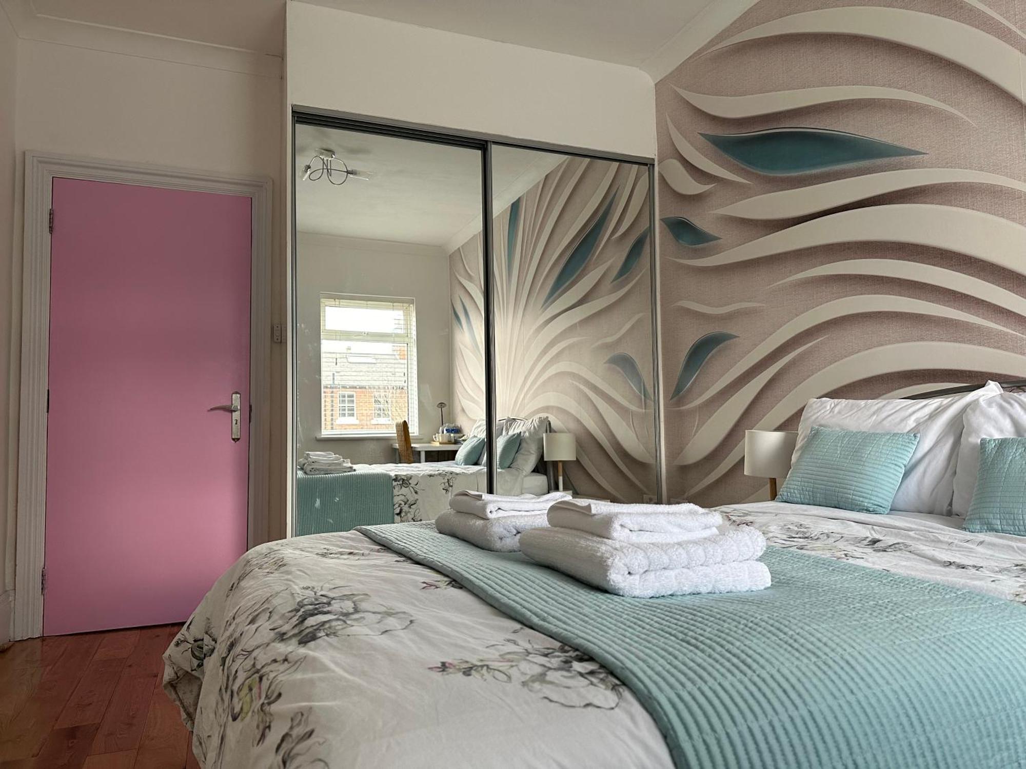Hotel Rosie Cosy House Cricklewood Londra Esterno foto