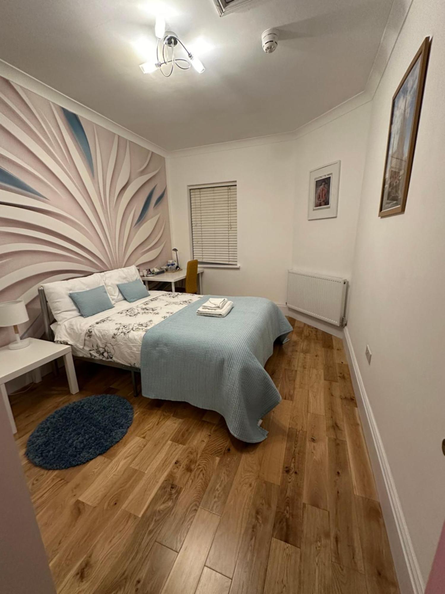 Hotel Rosie Cosy House Cricklewood Londra Esterno foto