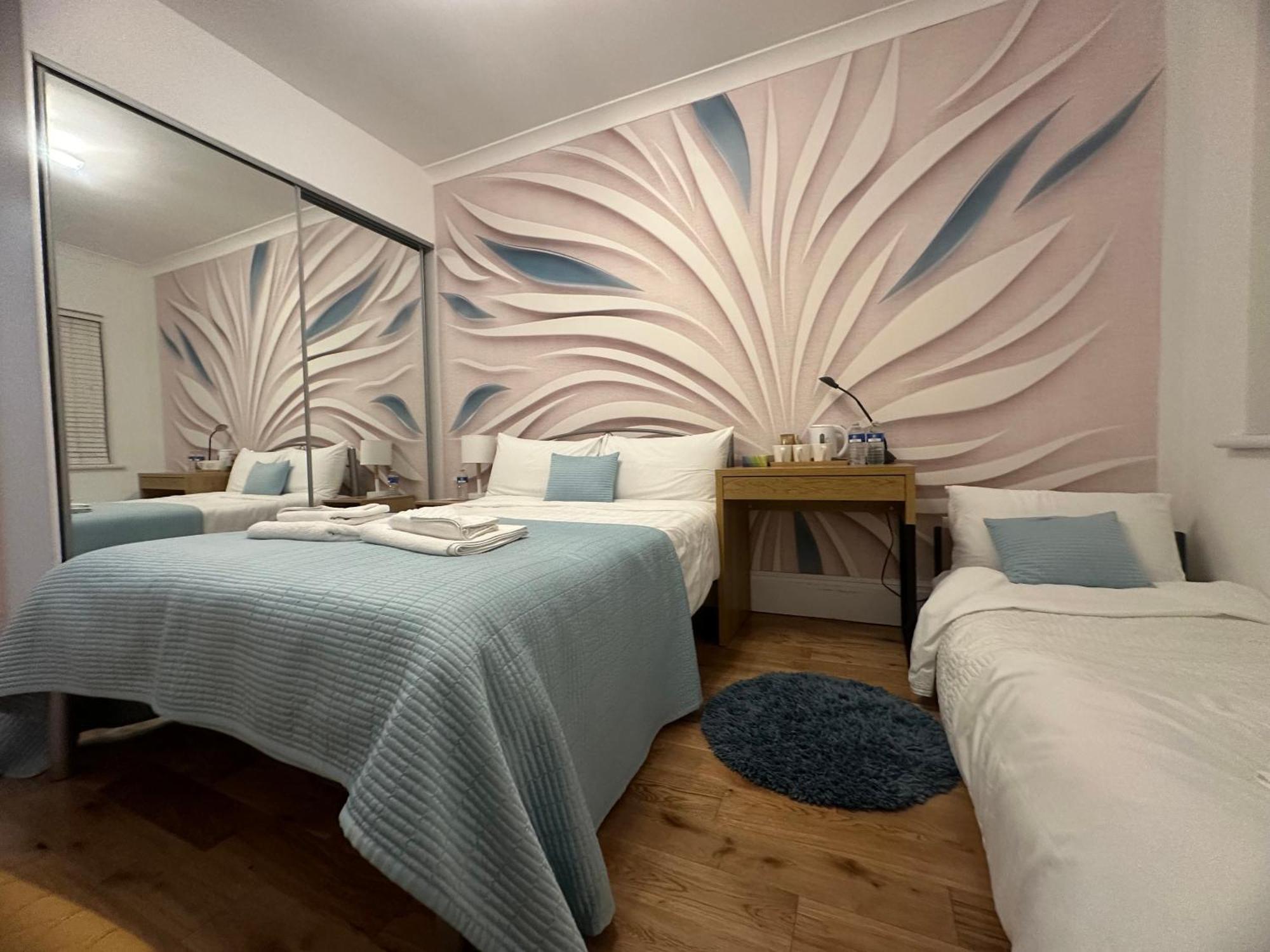 Hotel Rosie Cosy House Cricklewood Londra Esterno foto
